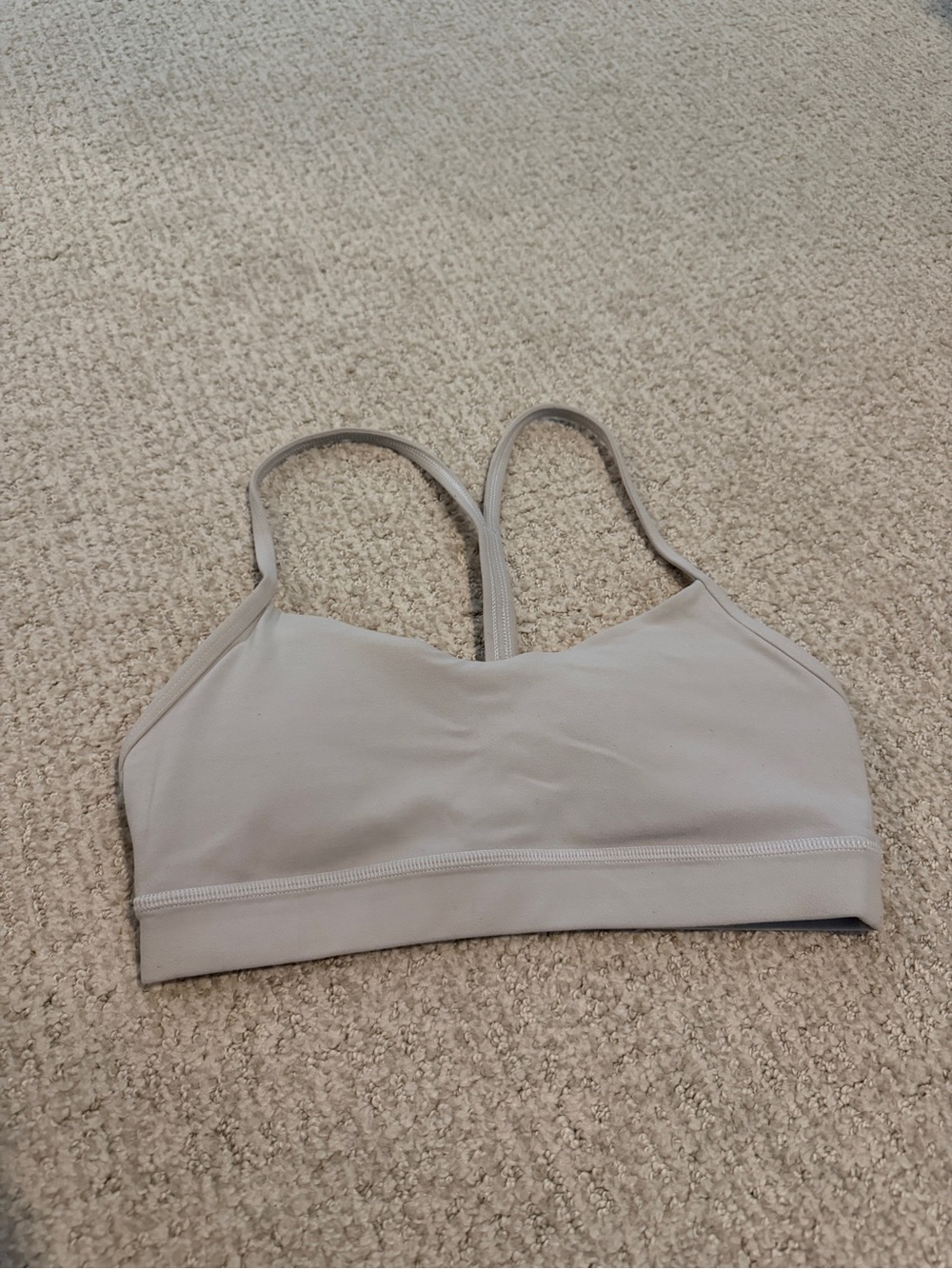 lululemon athletica white sports bra - Flow Y bra Nulu